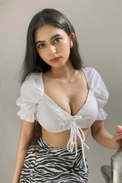 Housewife Celebrity Escorts In Pune